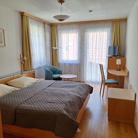 Apartment Gaestehaus Tegelhofer *